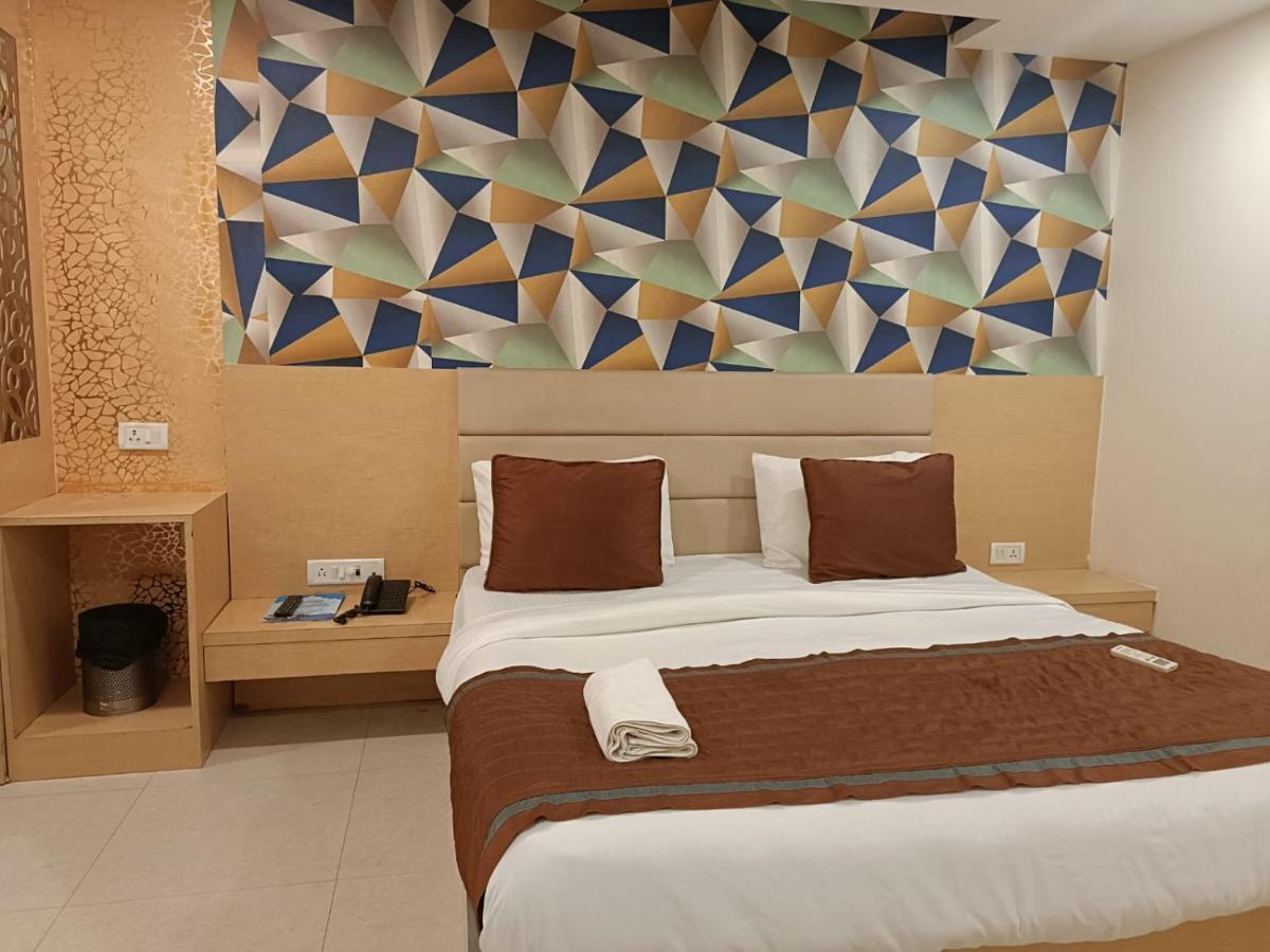 Hotel Ronit Royal Delhi Airport By D'Capitol Neu-Delhi Exterior foto