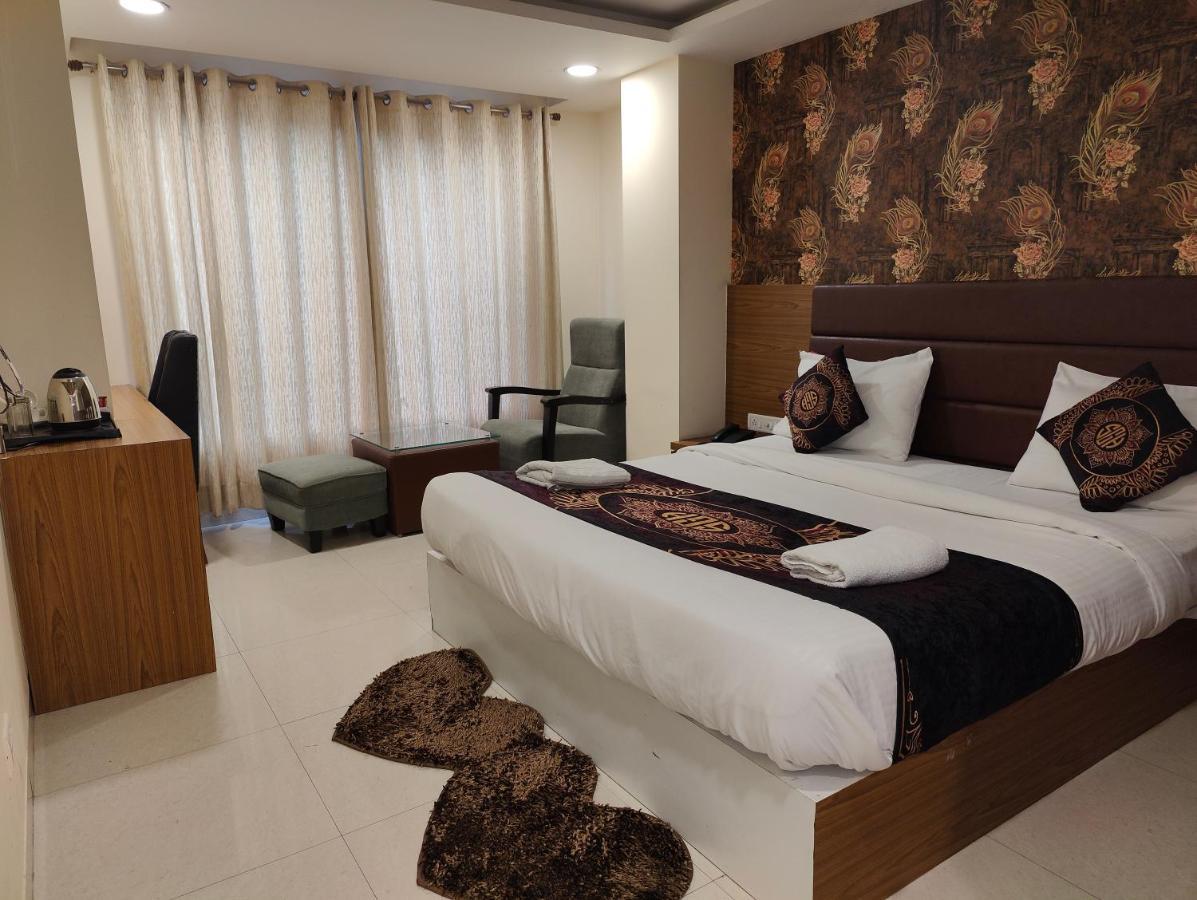 Hotel Ronit Royal Delhi Airport By D'Capitol Neu-Delhi Exterior foto