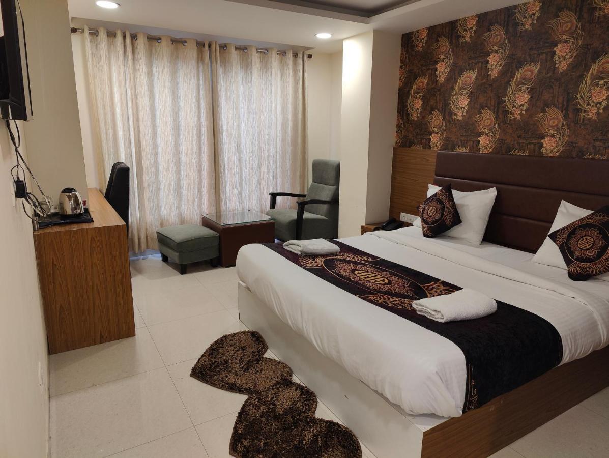 Hotel Ronit Royal Delhi Airport By D'Capitol Neu-Delhi Exterior foto