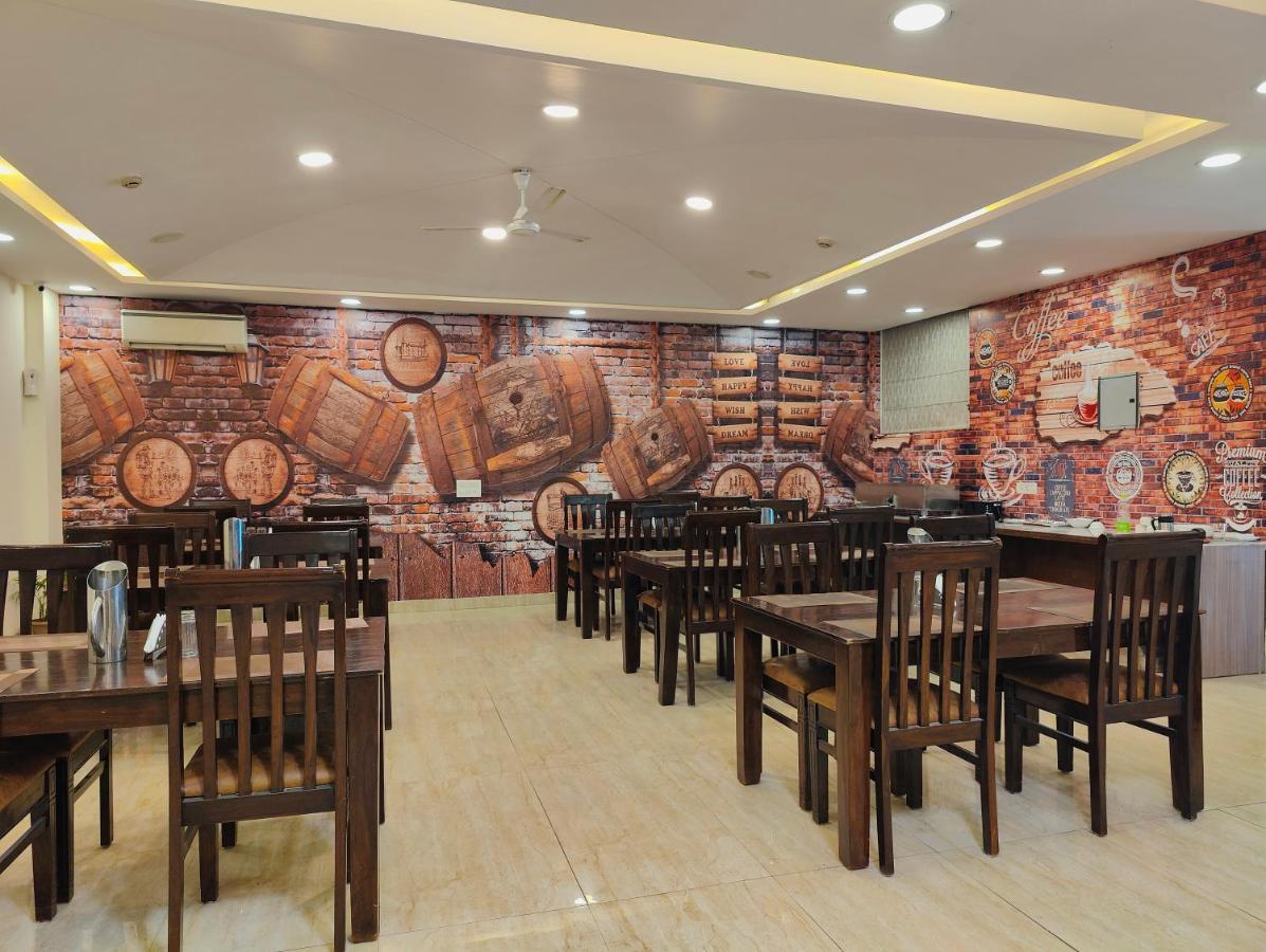Hotel Ronit Royal Delhi Airport By D'Capitol Neu-Delhi Exterior foto