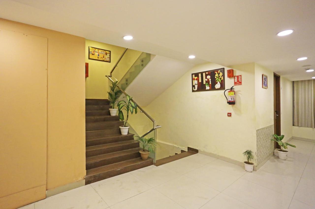 Hotel Ronit Royal Delhi Airport By D'Capitol Neu-Delhi Exterior foto