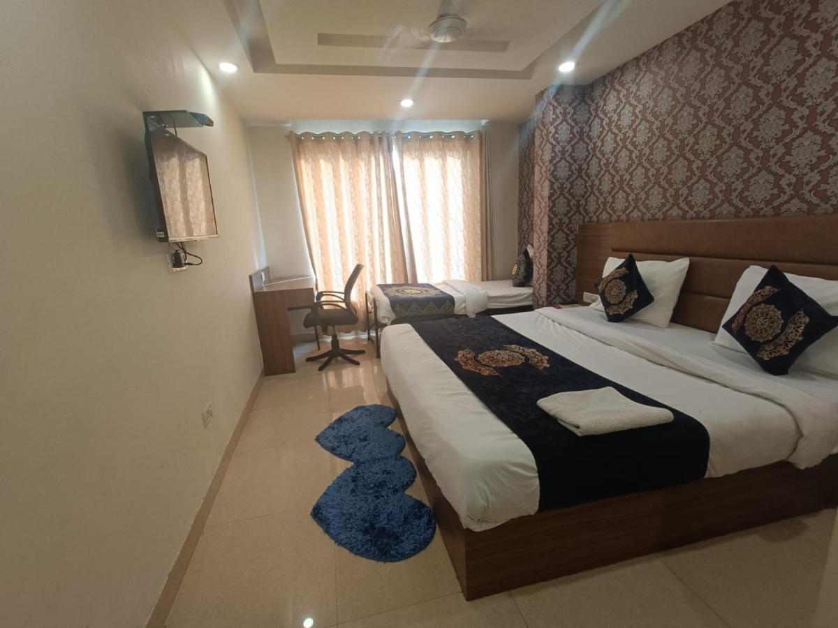 Hotel Ronit Royal Delhi Airport By D'Capitol Neu-Delhi Exterior foto