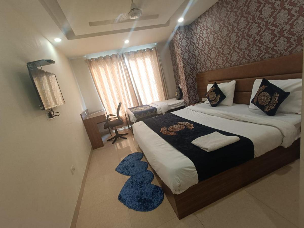 Hotel Ronit Royal Delhi Airport By D'Capitol Neu-Delhi Exterior foto