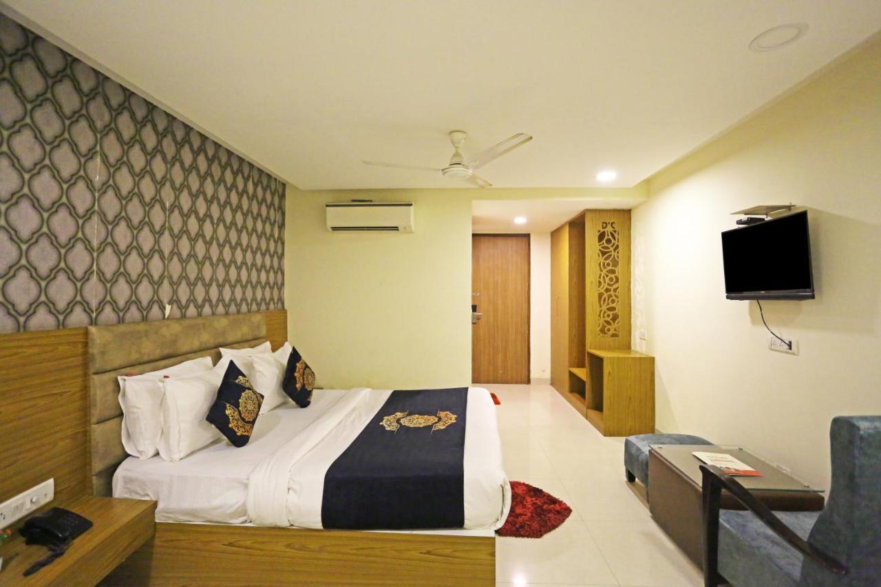 Hotel Ronit Royal Delhi Airport By D'Capitol Neu-Delhi Exterior foto