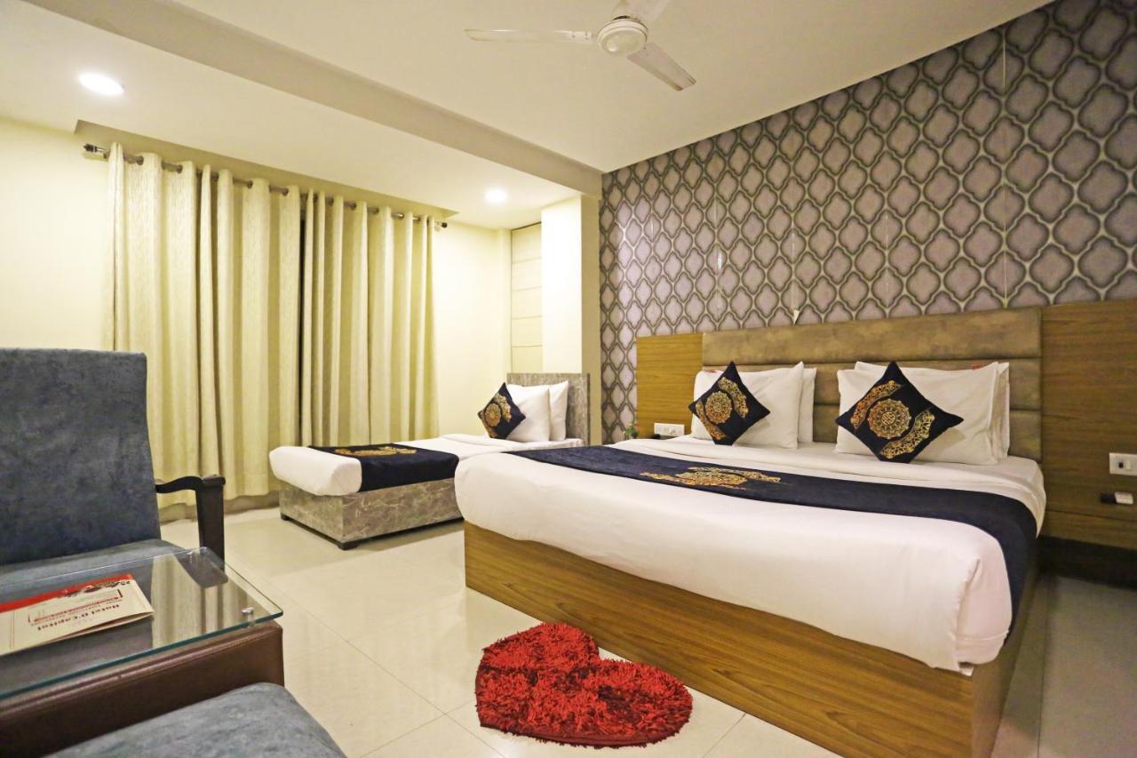 Hotel Ronit Royal Delhi Airport By D'Capitol Neu-Delhi Exterior foto