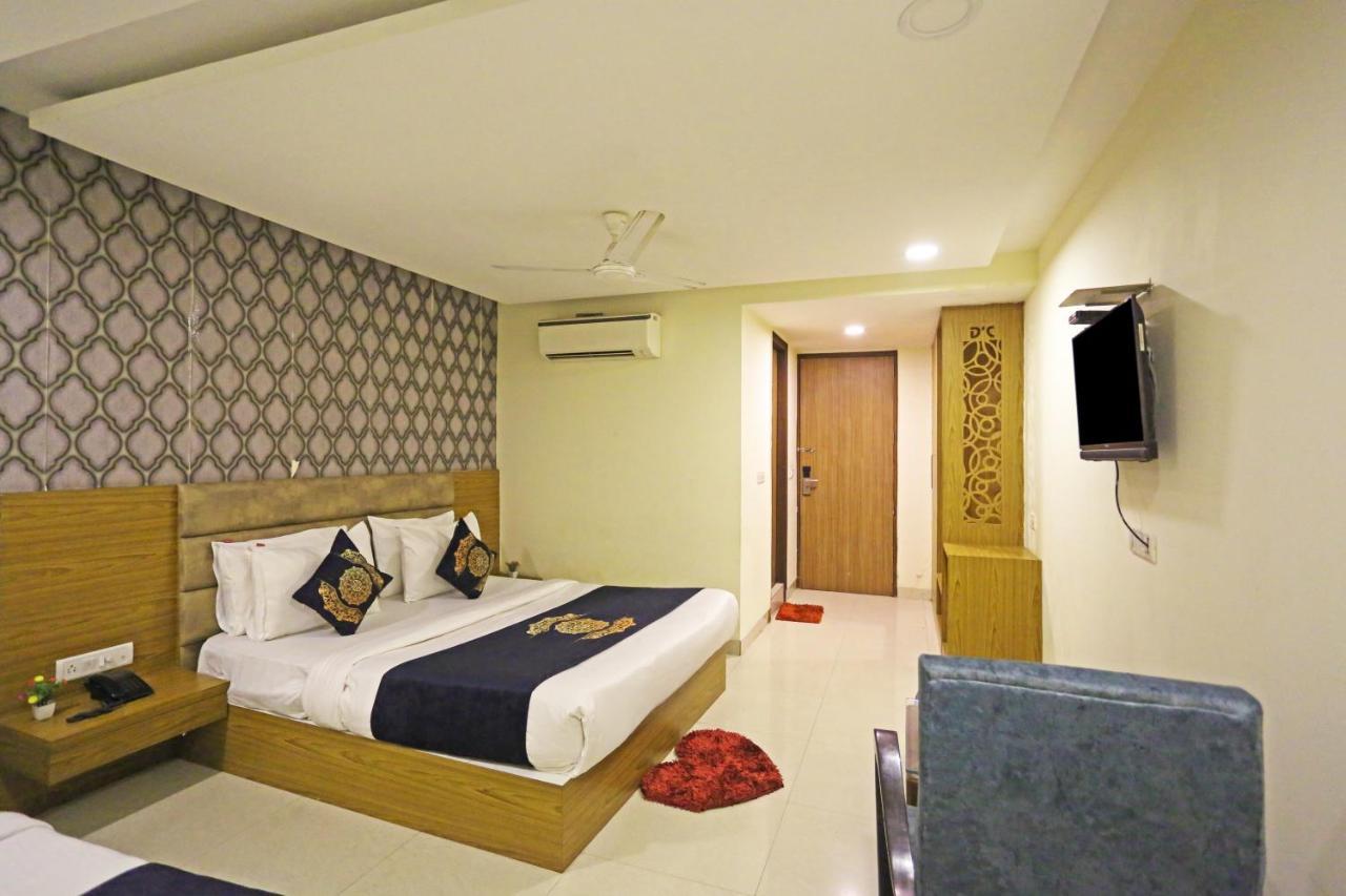 Hotel Ronit Royal Delhi Airport By D'Capitol Neu-Delhi Exterior foto
