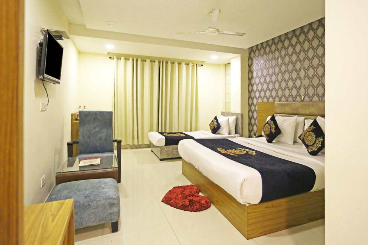 Hotel Ronit Royal Delhi Airport By D'Capitol Neu-Delhi Exterior foto