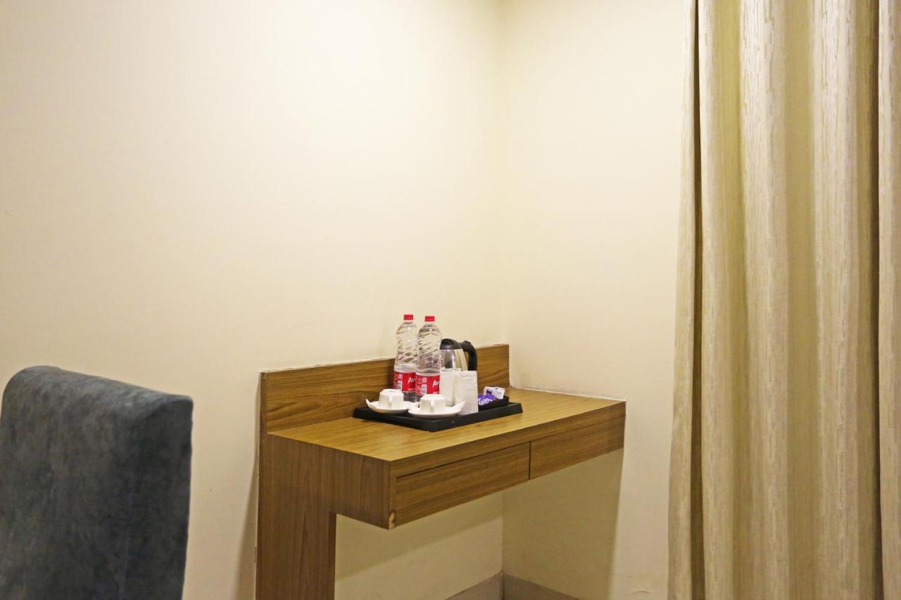 Hotel Ronit Royal Delhi Airport By D'Capitol Neu-Delhi Exterior foto