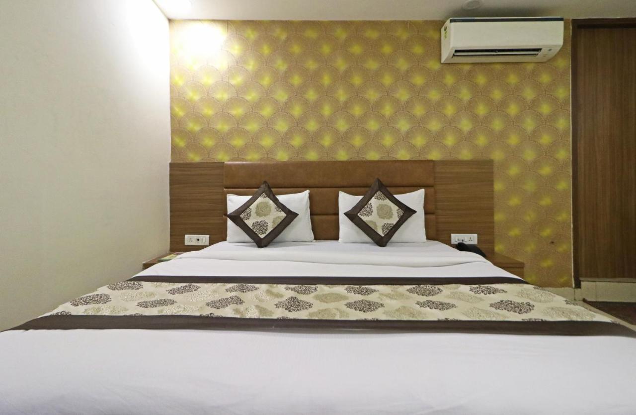 Hotel Ronit Royal Delhi Airport By D'Capitol Neu-Delhi Exterior foto